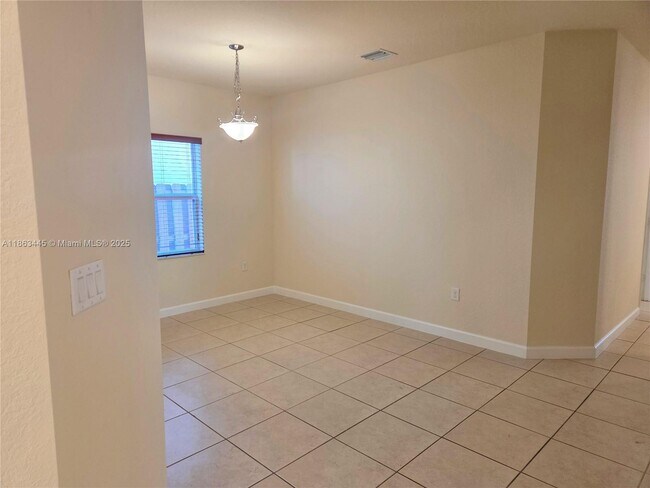 Foto del edificio - 2274 NE 3rd Ct