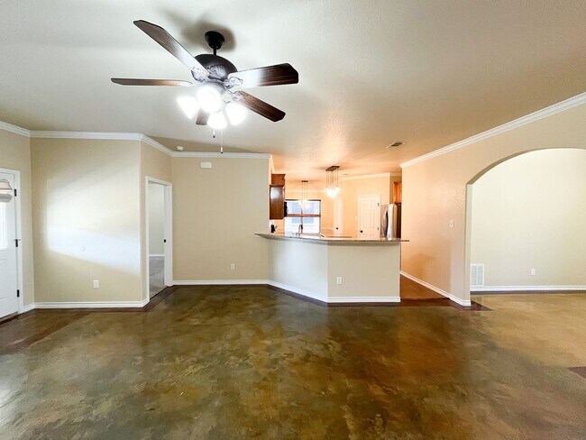 Foto del edificio - Available 7/16/2025 Beautiful 1 story, 4 b...