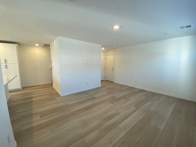 Building Photo - new build 4 bedroom house