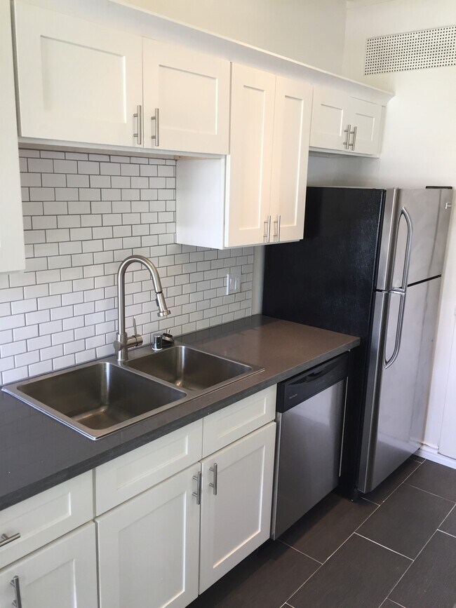 Foto del edificio - 1732 E Sycamore Ave