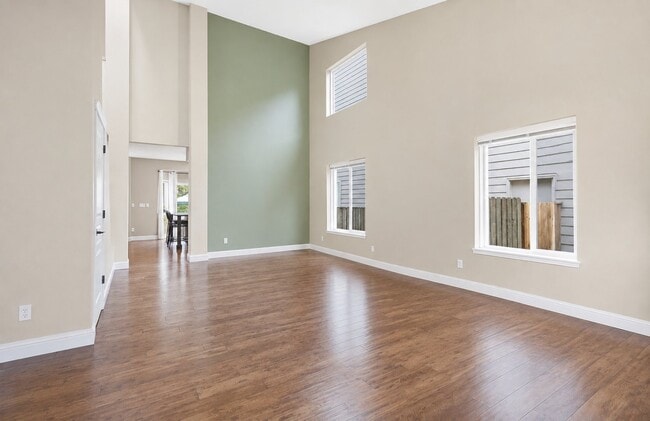 Building Photo - 17318 SW Galewood Dr
