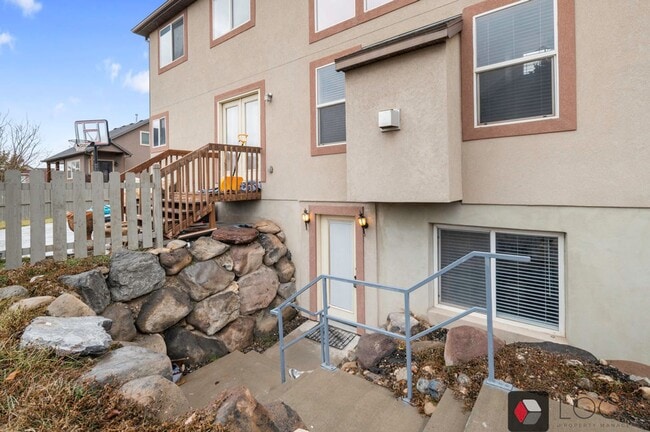 Building Photo - 3864 E Clubhouse Ln