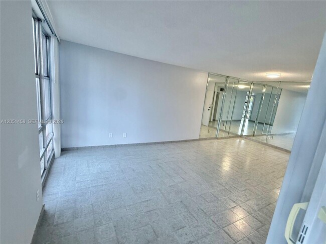 Foto del edificio - 200 172nd St