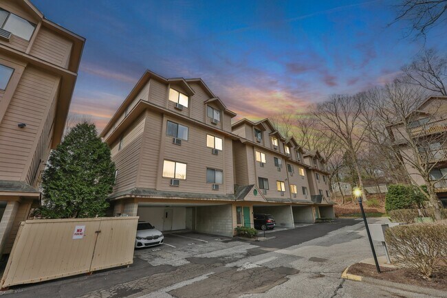 Foto del edificio - 97 Richards Ave