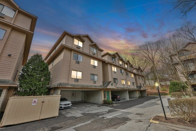 Building Photo - 97 Richards Ave