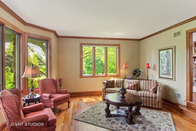 Foto del edificio - 145 Clover Hill Ln