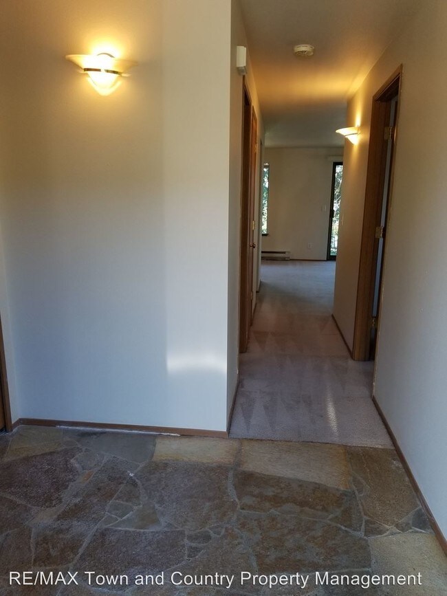 Foto del edificio - 214-220 Farragut Ave
