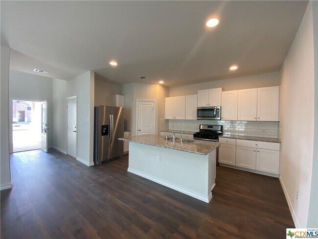 Foto del edificio - 376 Arbor Hills