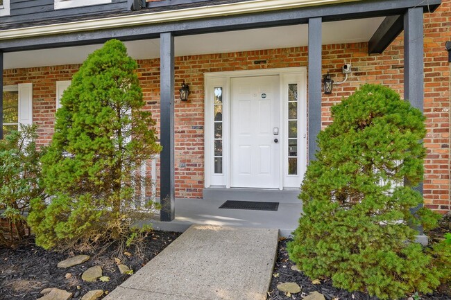 Building Photo - 10194 Woodbury Dr