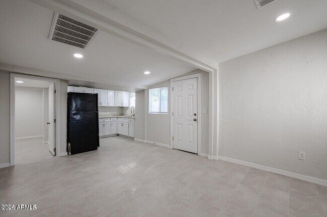 Foto del edificio - 2721 E Willetta St