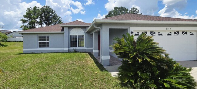 Building Photo - 3175 Victoria Dr