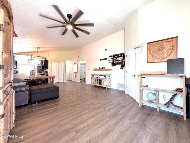 Foto del edificio - 14309 Desert Orchid Dr