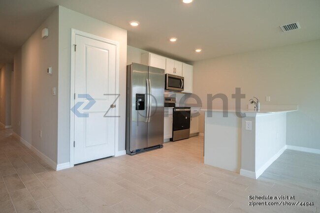 Foto del edificio - 2830 NW 18th Pl