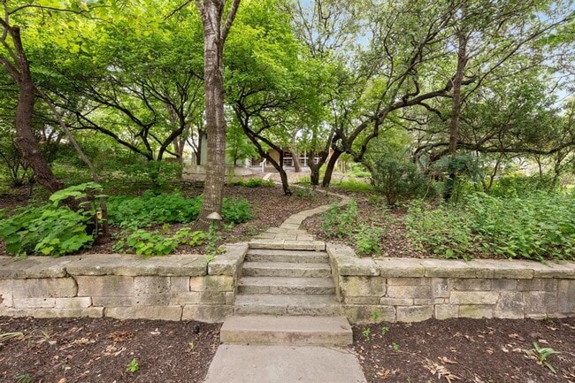 Building Photo - 1227 Hillside Ave