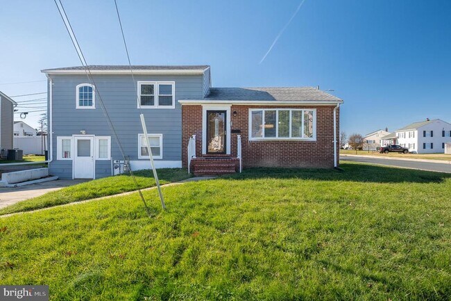 Foto del edificio - 312 N Hammonds Ferry Rd