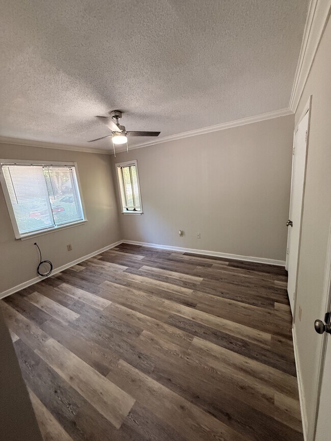 Foto del edificio - 1522 Parkway Ct