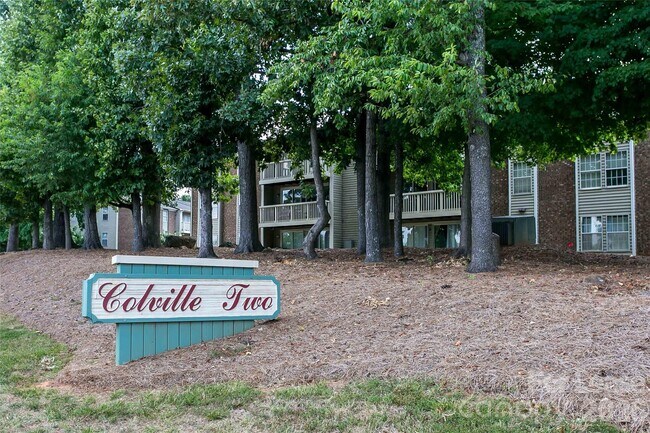 Foto del edificio - 1610 Arlyn Cir