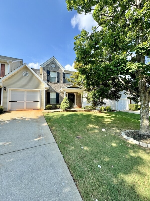 Building Photo - 3005 Village Run Dr