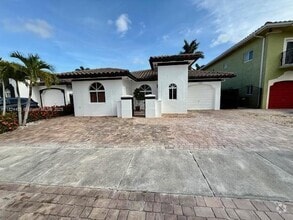 Building Photo - 15564 SW 12th Terrace
