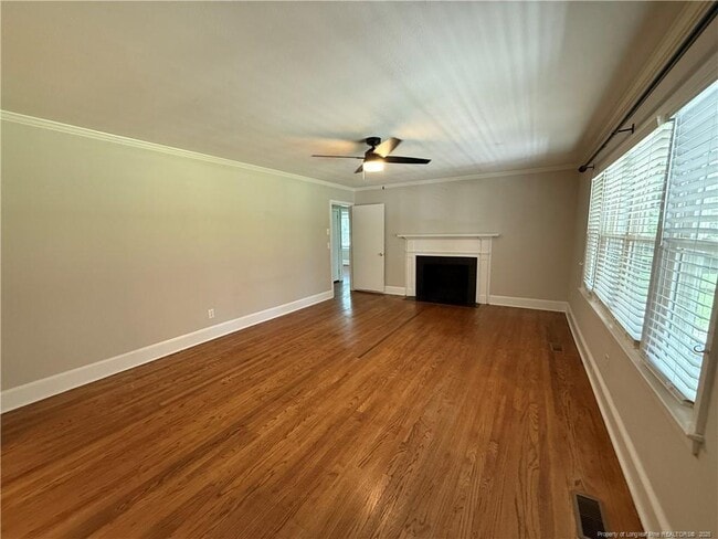 Building Photo - 907 Evans Dr