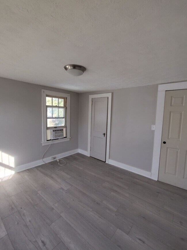 Foto del edificio - 1627 Woodbine Ave SE