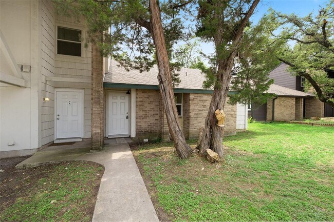 Foto del edificio - 6903 Woodhue Dr