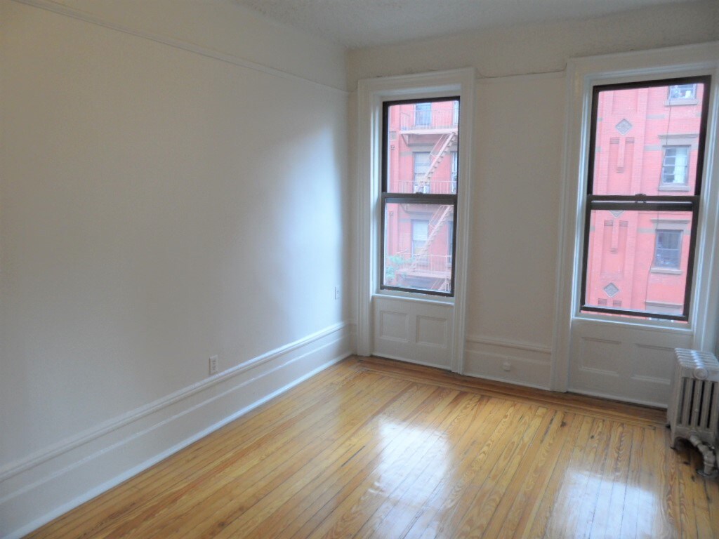 Living Room - 201 W 84th St