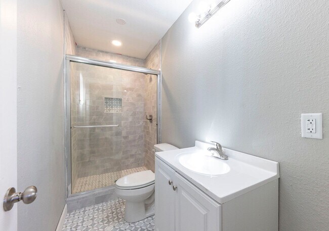 Foto del edificio - 1809 W Center Ave. Searcy, AR. www.rockcityrentals.com