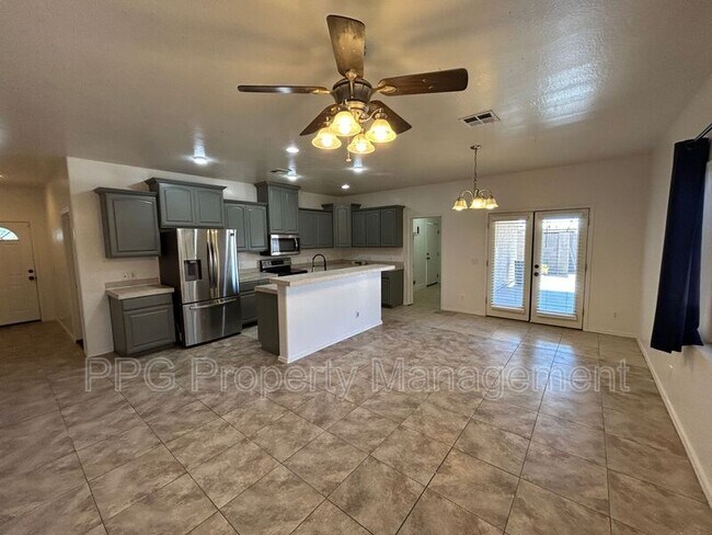 Foto del edificio - 15601 N Verde St