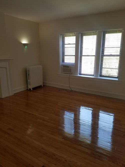 Building Photo - 1337 W Estes Ave