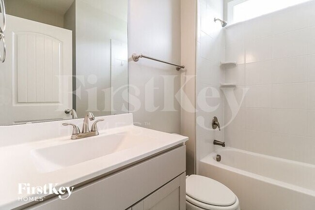 Building Photo - 64 Waterpine Dr