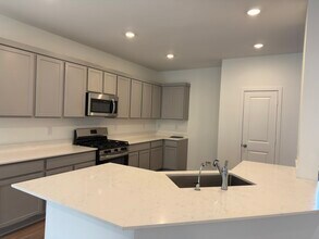 Building Photo - 2631 Olivine Stone Dr