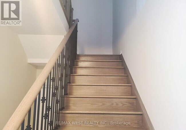 Building Photo - 19 Buttercream Ave