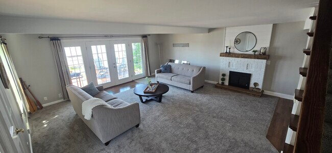 Sala de estar - 2003 Arbor Ln