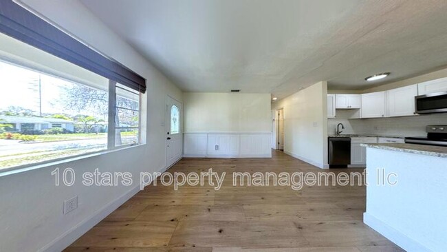 Building Photo - 5131 13th Ave N