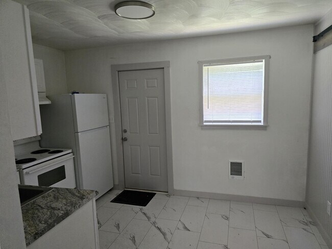 Foto del edificio - 1710 Grayson Ave NW