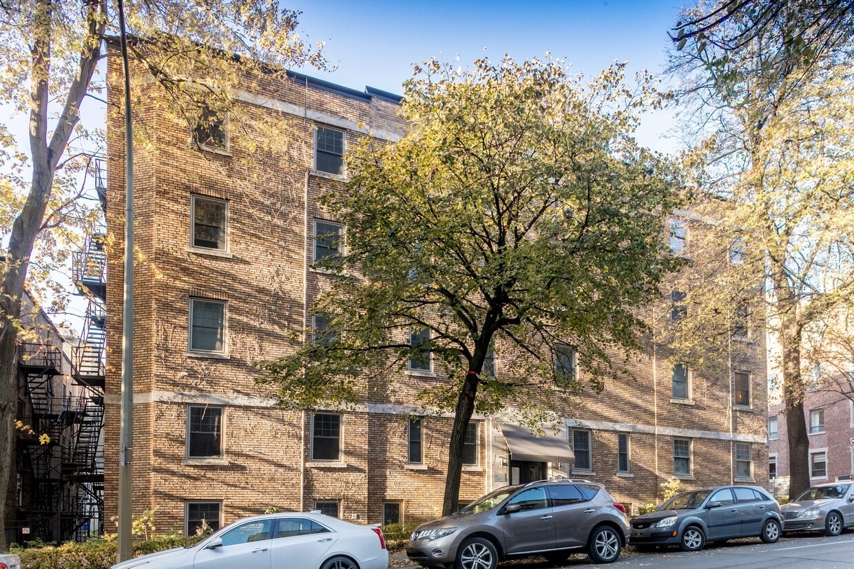 Primary Photo - 2100 Rue du Fort