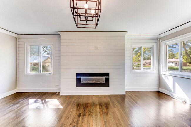 Building Photo - 2859 Stafford Dr