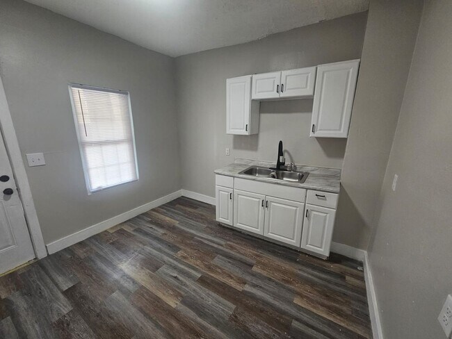 Building Photo - 7310 Camden Ave