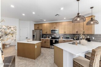 Building Photo - 2511 W Queen Creek Rd