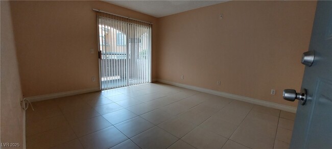 Foto del edificio - 230 Mission Newport Ln