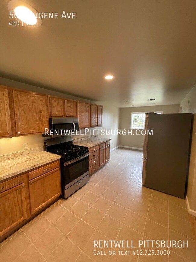 Building Photo - 4 Bedroom Home in Bellevue