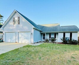 Building Photo - 805 Broadmore Dr