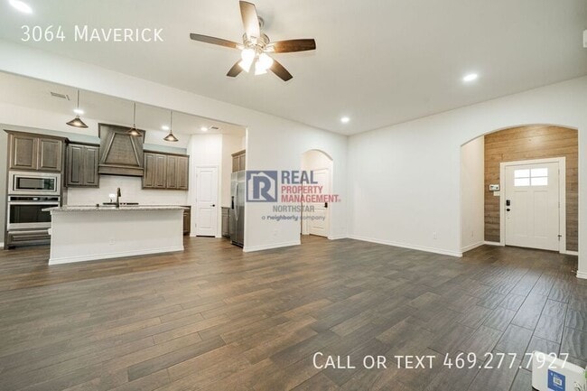 Building Photo - 3064 Maverick-