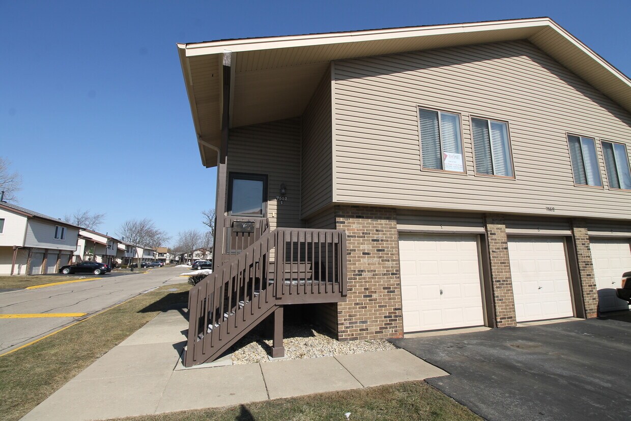 Exterior entrance & garage - 7552 Bristol Ln