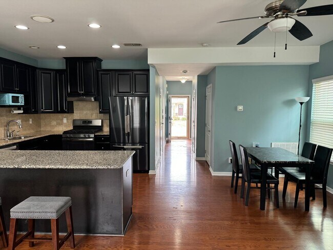 Foto del edificio - 11067 Telegraph Rd NW