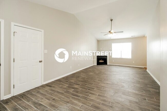 Foto del edificio - 3 Bedroom Pet-Friendly Home in Winston-Sal...