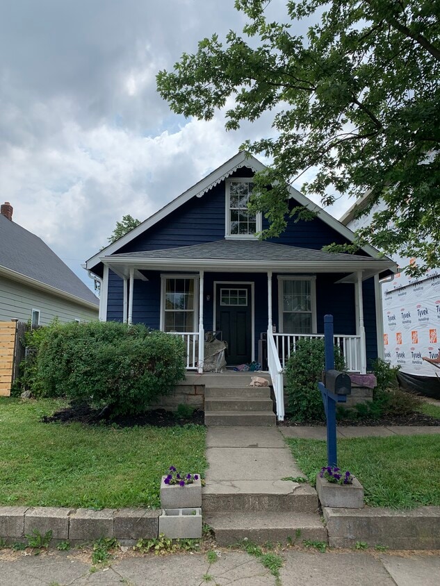 Primary Photo - 1151 S Randolph St