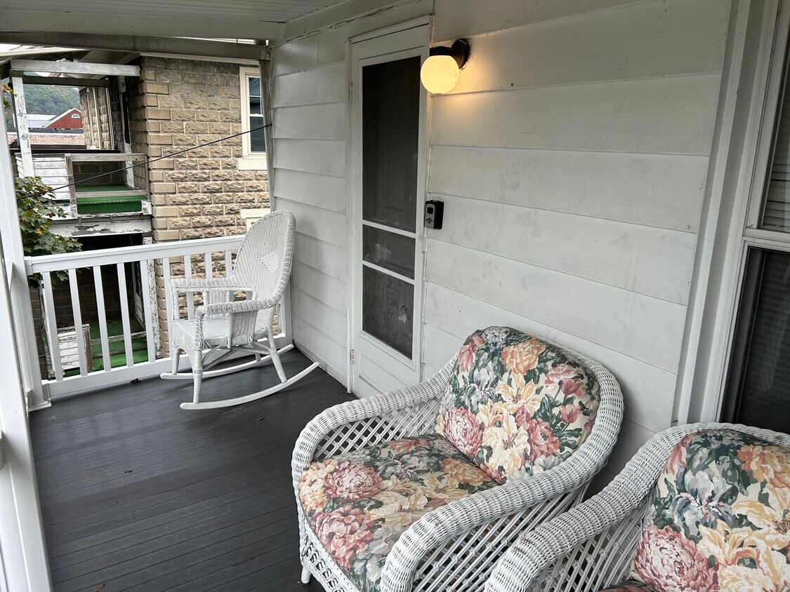 507 Electric Ave Unit Upstairs 505, Lewistown, PA 17044 Apartments in Lewistown, PA