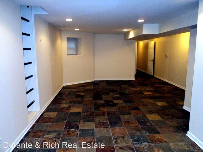 Building Photo - 2 br, 2 bath House - 4005 S Calumet Ave 1N